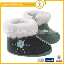 Cargadores elegantes calientes del bebé del invierno 2015, zapatos lindos del moccasin del bebé de los cargadores del bebé lindo